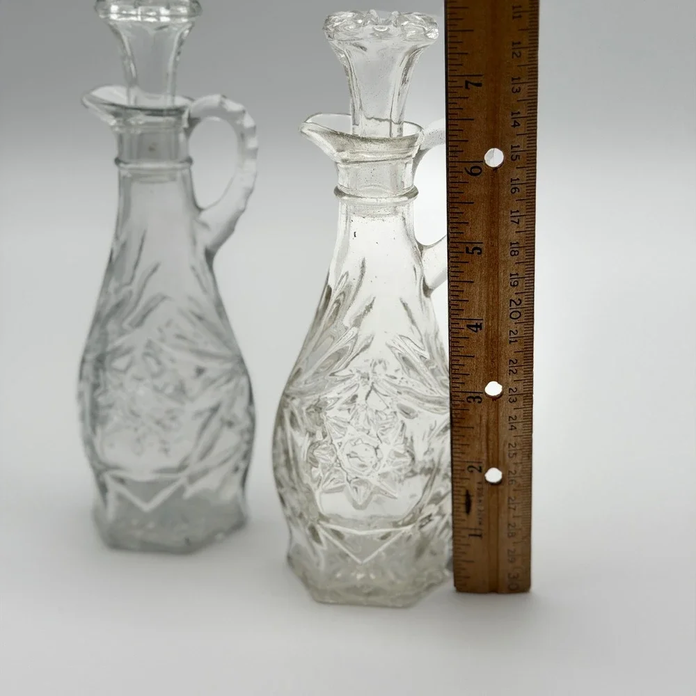 Vintage Clear‎ Pressed Glass Starburst Cruet Set with Stoppers Set of 2 7 inch